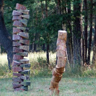 Baummetamorphose I - Kiefer - 2006 - 6 Stelen ca. 25 x 25 x 180 cm Kunstweg Barthelmesaurach